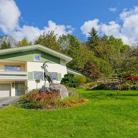 בקתה Waldchalet Steinbock סנט אנטון אים מונטפון